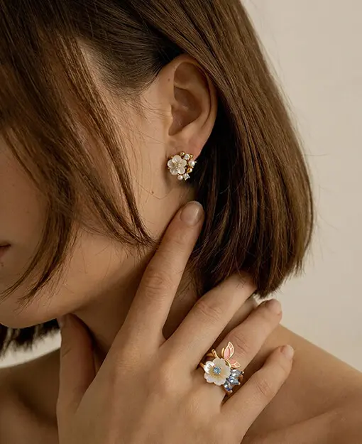 مجوهرات من عرق اللؤلؤ