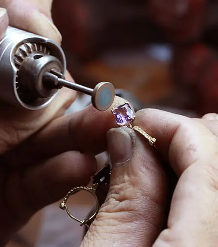 إنتاج المجوهرات